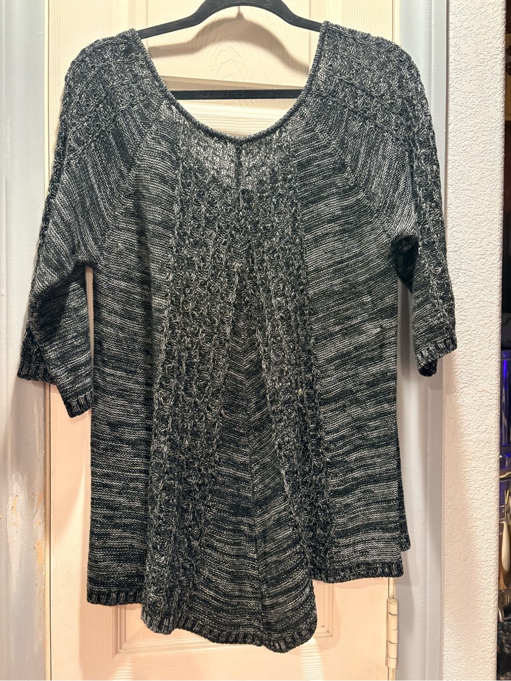Women’s Black Heather Knit Sweater - Scoop Neck